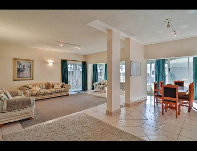 3 BEDROOM APARTMENT RENTED IN SUMMERSTRAND